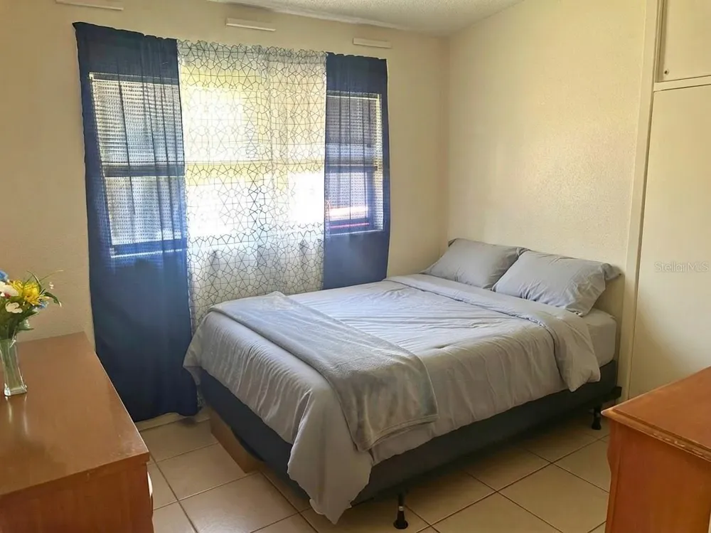 6233 OAKCREST CIRCLE Orlando, FL 32808