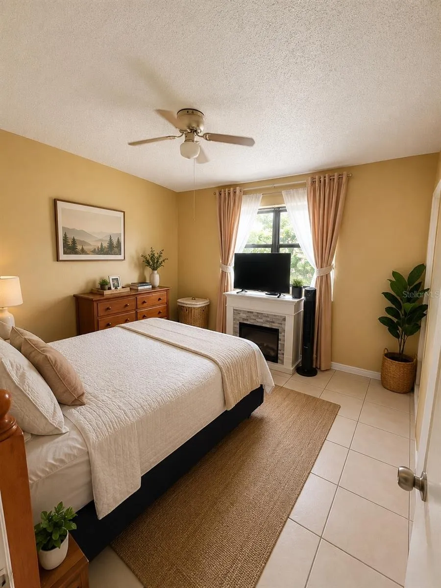 6233 OAKCREST CIRCLE Orlando, FL 32808
