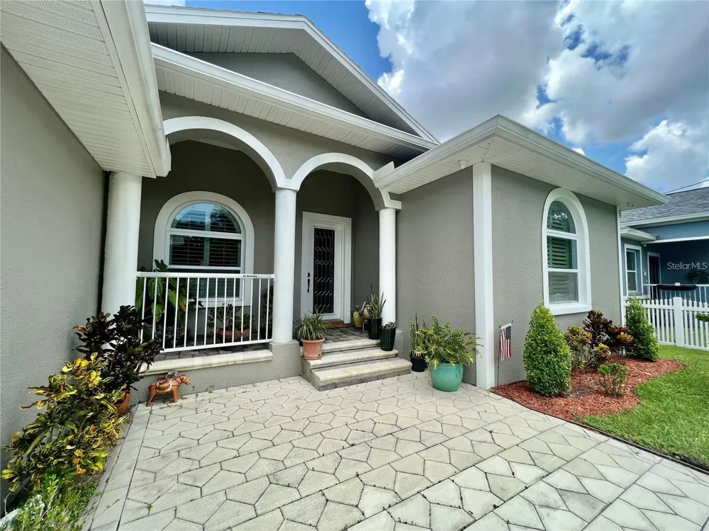 2721 W SITKA STREET Tampa, FL 33614