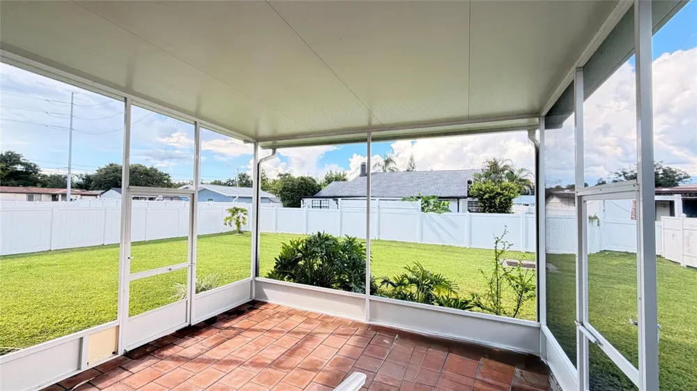 2721 W SITKA STREET Tampa, FL 33614