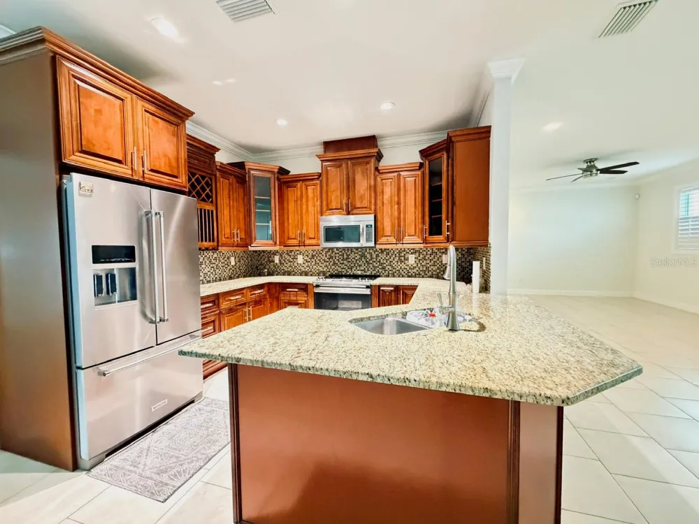 2721 W SITKA STREET Tampa, FL 33614