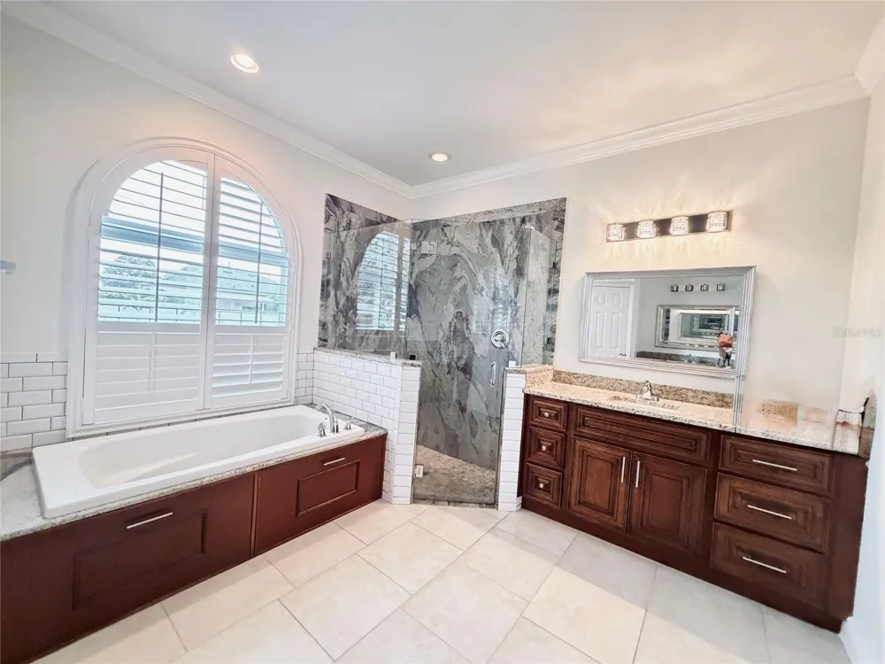 2721 W SITKA STREET Tampa, FL 33614