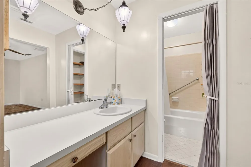 3949 NW 38TH PLACE Gainesville, FL 32606