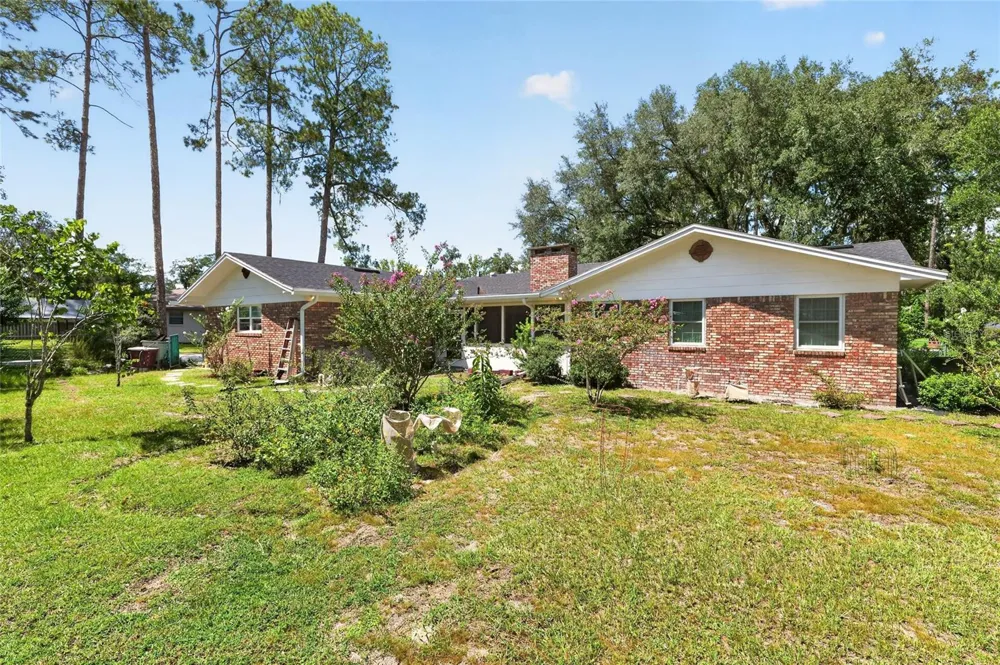 3949 NW 38TH PLACE Gainesville, FL 32606
