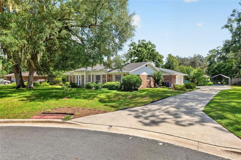 3949 NW 38TH PLACE Gainesville, FL 32606
