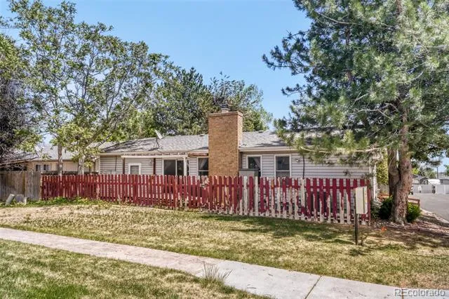 445 Hickory Place Broomfield, CO 80020