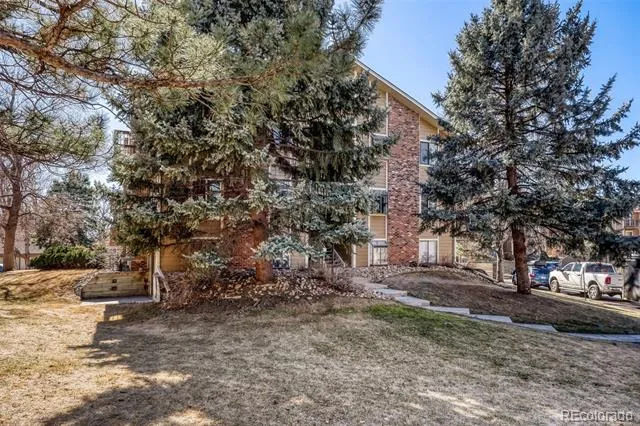 3023 S Ursula Circle #302 Aurora, CO 80014
