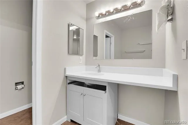 6001 S Yosemite Street #D103 Greenwood Village, CO 80111
