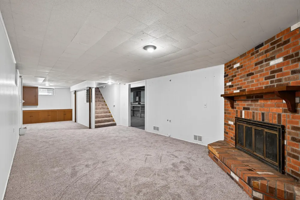 7200 Cartisian Avenue Brooklyn Park, MN 55428
