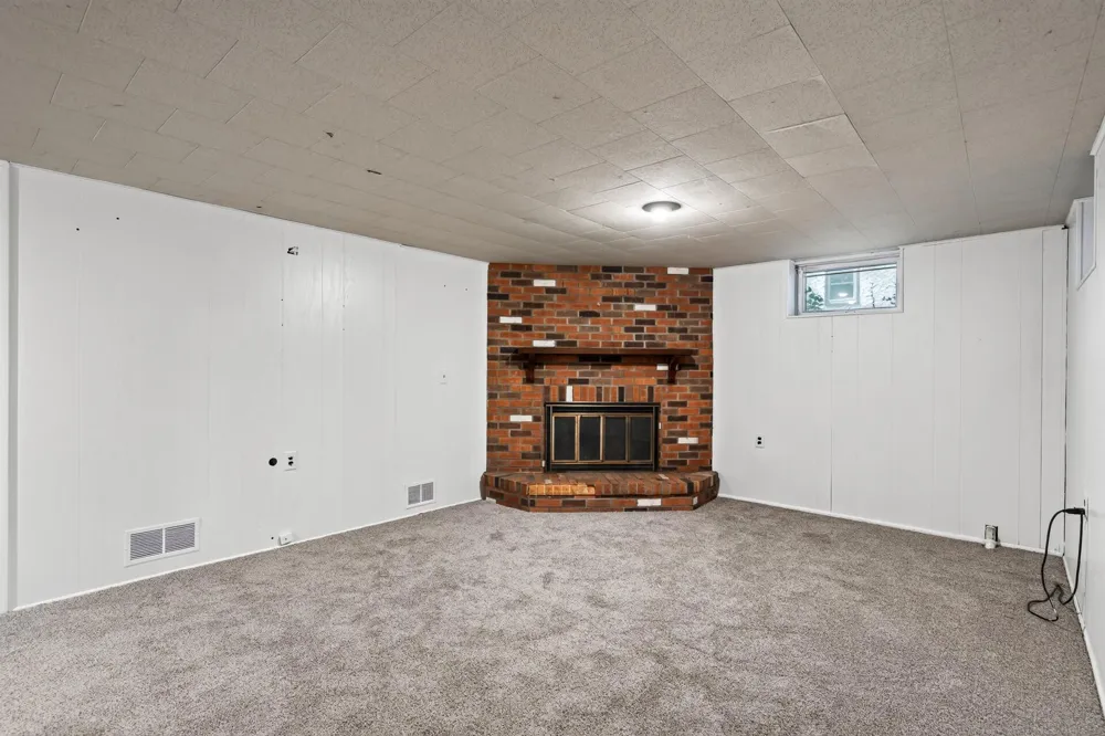 7200 Cartisian Avenue Brooklyn Park, MN 55428