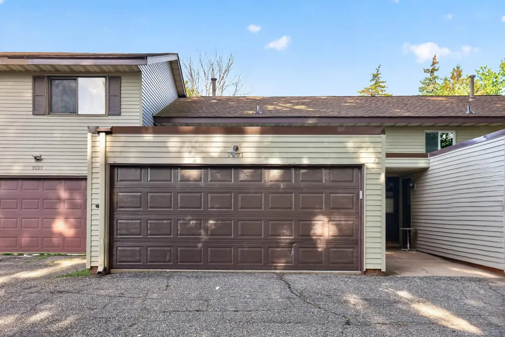 9091 207th Street W Lakeville, MN 55044
