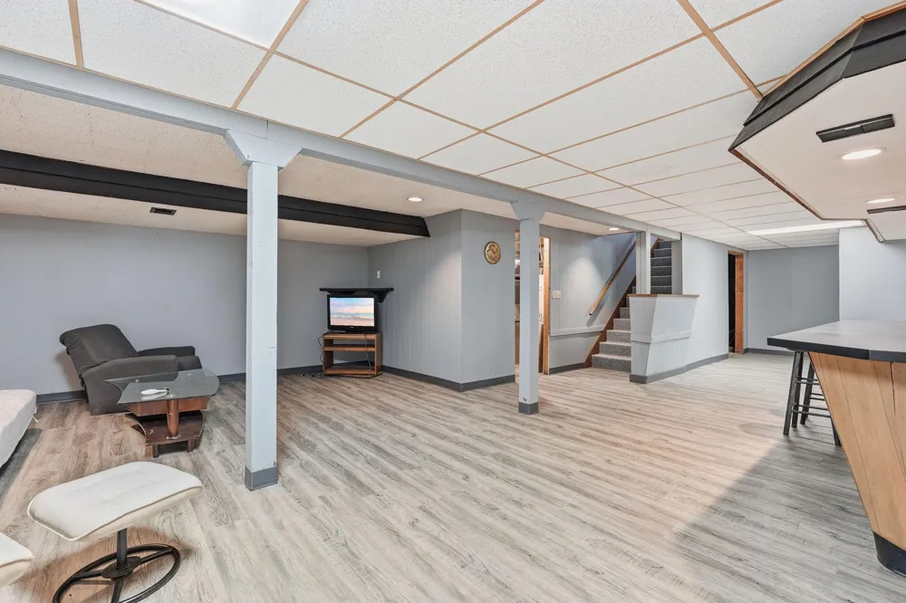 2829 Burnside Avenue Eagan, MN 55121