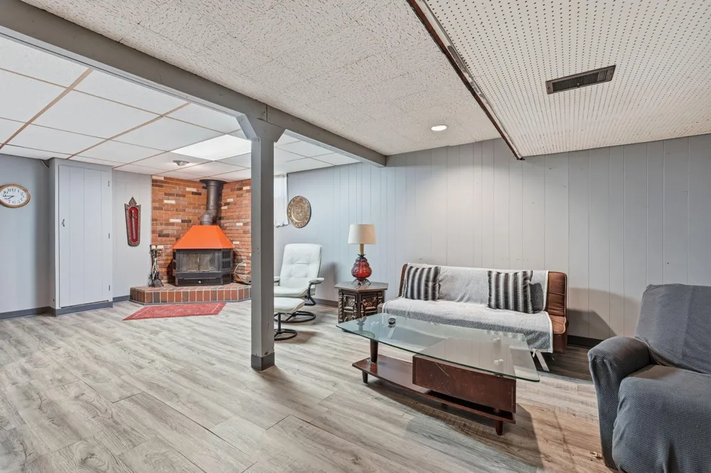 2829 Burnside Avenue Eagan, MN 55121