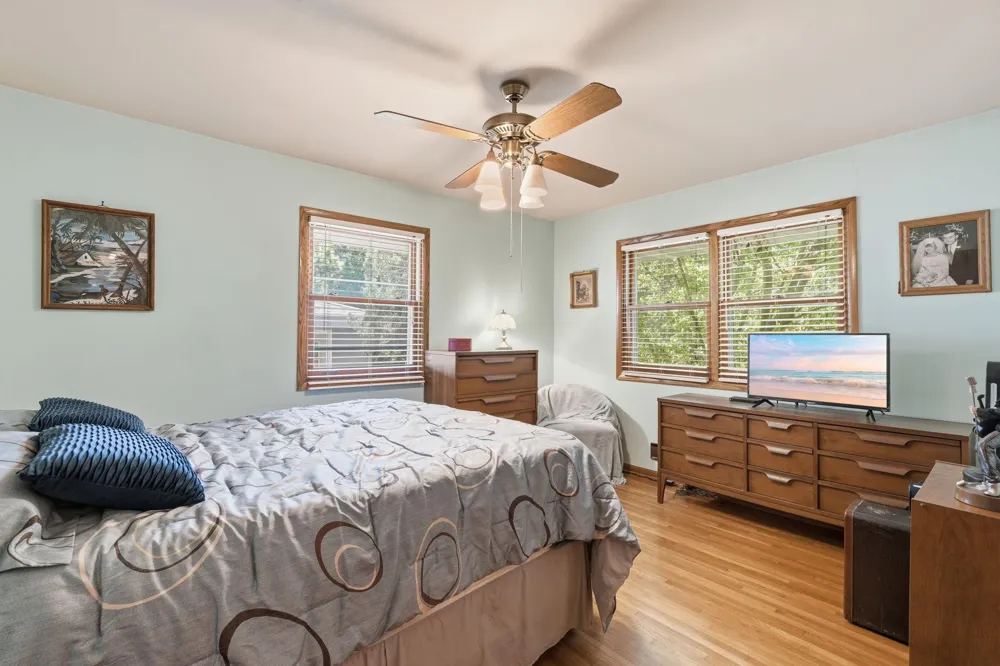 2829 Burnside Avenue Eagan, MN 55121