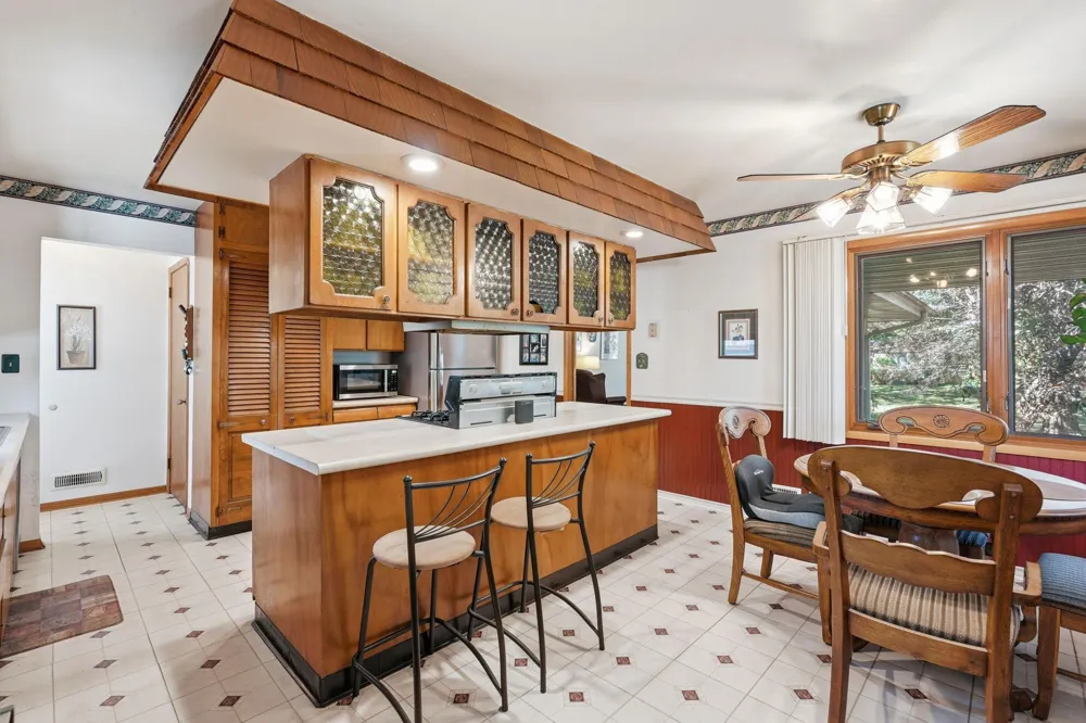 2829 Burnside Avenue Eagan, MN 55121