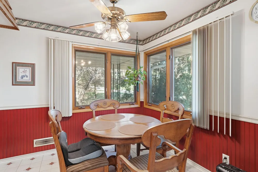 2829 Burnside Avenue Eagan, MN 55121
