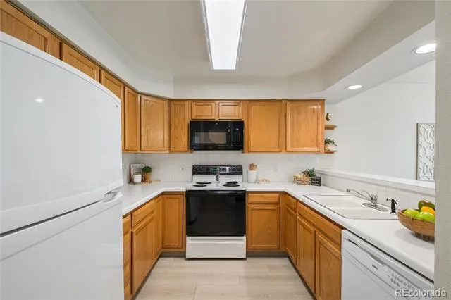 6806 Los Reyes Circle Colorado Springs, CO 80918