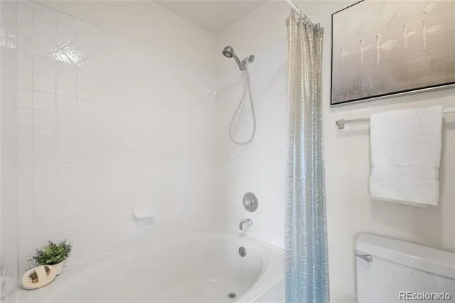 6806 Los Reyes Circle Colorado Springs, CO 80918