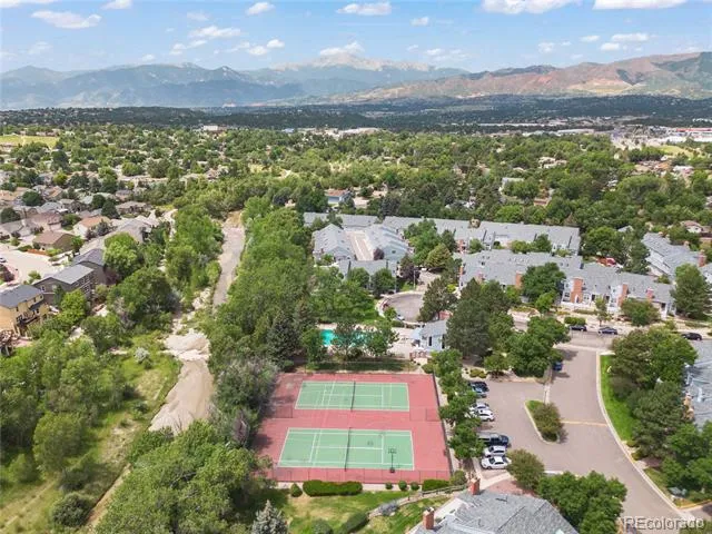 6806 Los Reyes Circle Colorado Springs, CO 80918