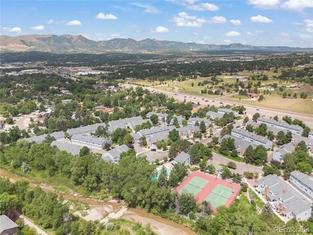 6806 Los Reyes Circle Colorado Springs, CO 80918