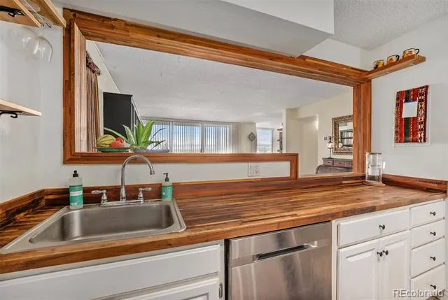 1020 15th Street #22A Denver, CO 80202