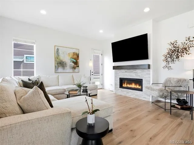 1612 Stablecross Drive Castle Rock, CO 80108