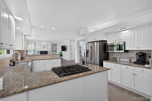 825 Huntington Drive Littleton, CO 80126