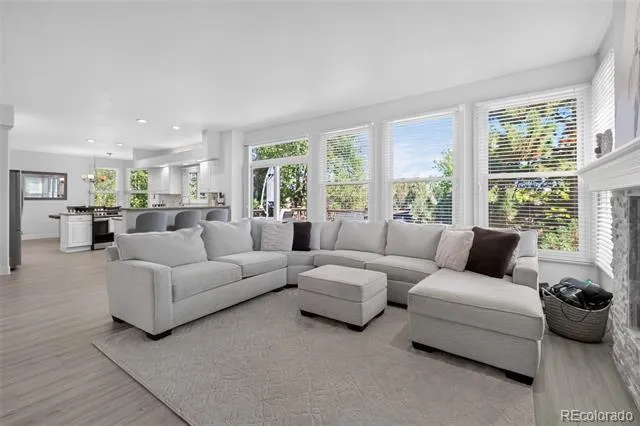 825 Huntington Drive Littleton, CO 80126