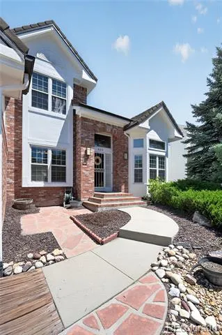 825 Huntington Drive Littleton, CO 80126