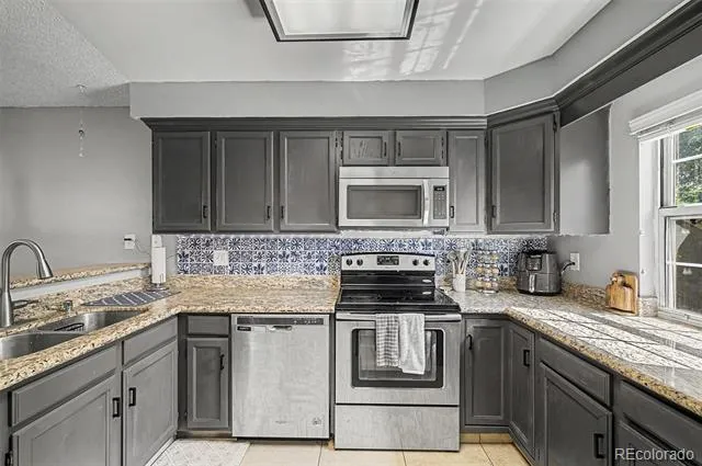 1981 S Hannibal Court #B Aurora, CO 80013