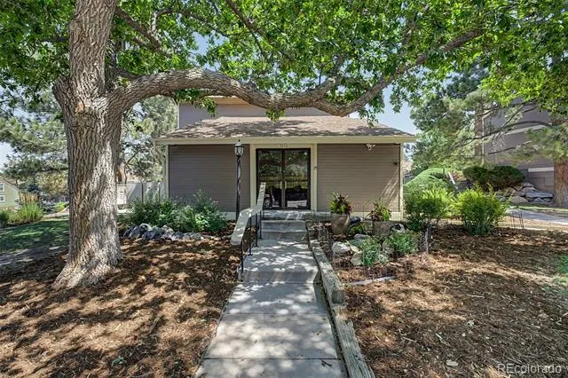 1981 S Hannibal Court #B Aurora, CO 80013