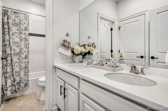 27841 E Lakeview Drive Aurora, CO 80016