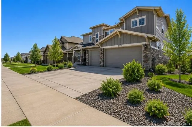 27841 E Lakeview Drive Aurora, CO 80016