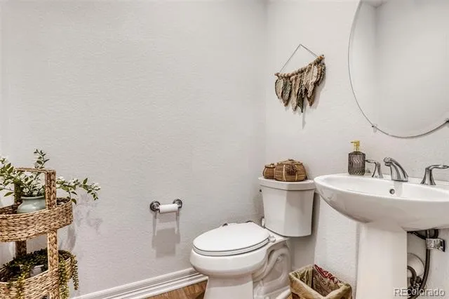 27841 E Lakeview Drive Aurora, CO 80016