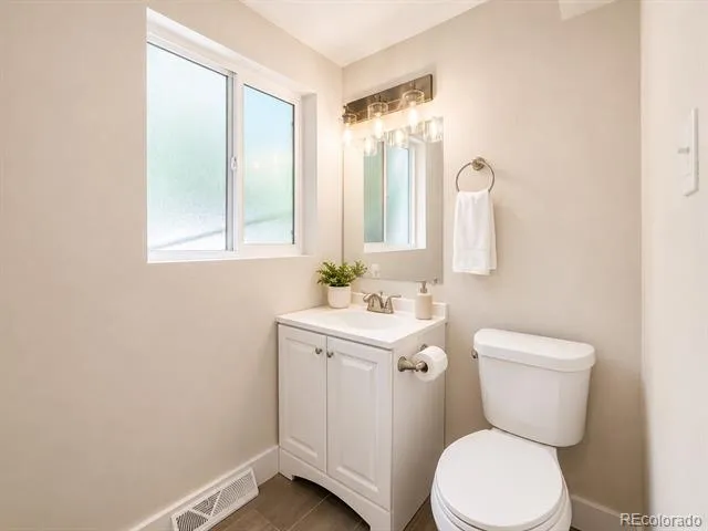 7073 E Warren Drive Denver, CO 80224