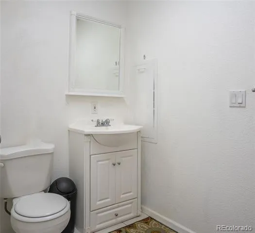 19542 E 19th Place Aurora, CO 80011