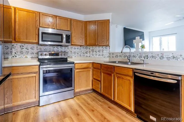 19542 E 19th Place Aurora, CO 80011