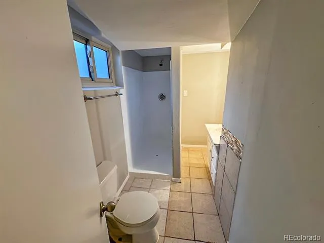 2285 S Newton Street Denver, CO 80219