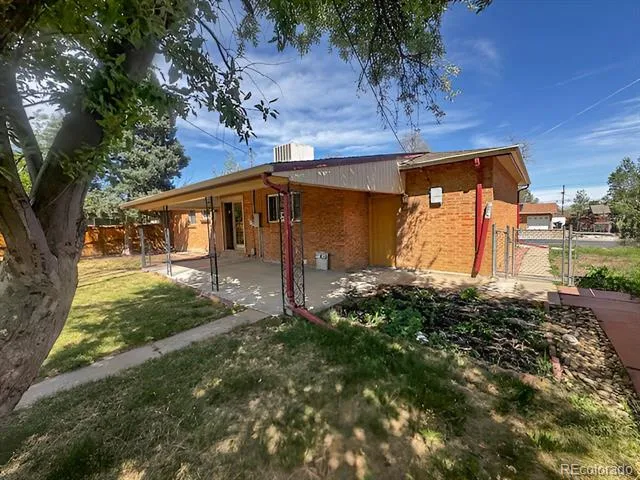2285 S Newton Street Denver, CO 80219