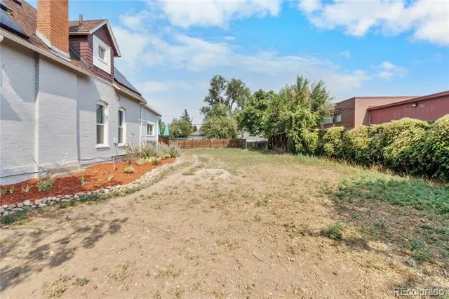1620 Dallas Street Aurora, CO 80010