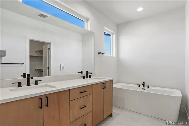 5604 Grandville Avenue Longmont, CO 80503