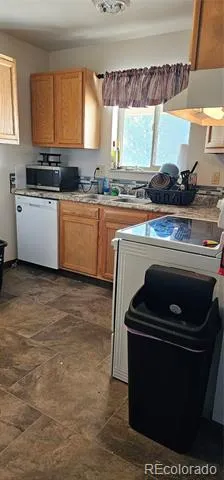 708 W 1st Avenue Kit Carson, CO 80825