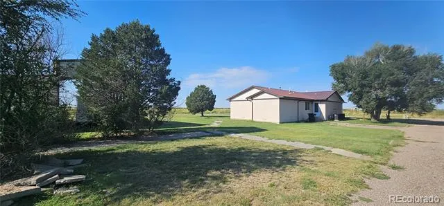 708 W 1st Avenue Kit Carson, CO 80825