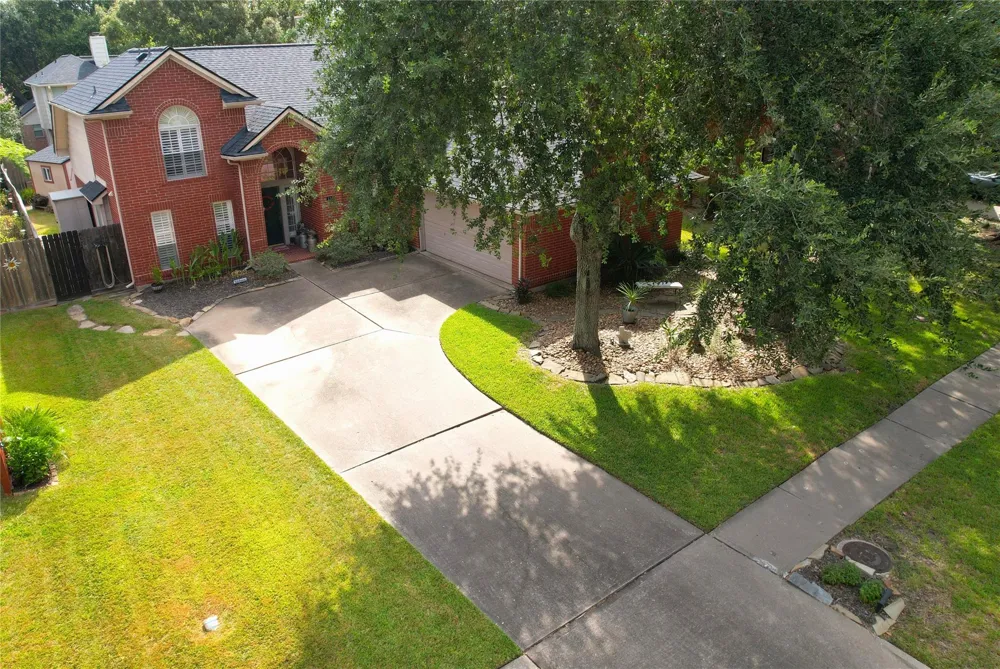 110 Cloudbridge Drive League City, TX 77573