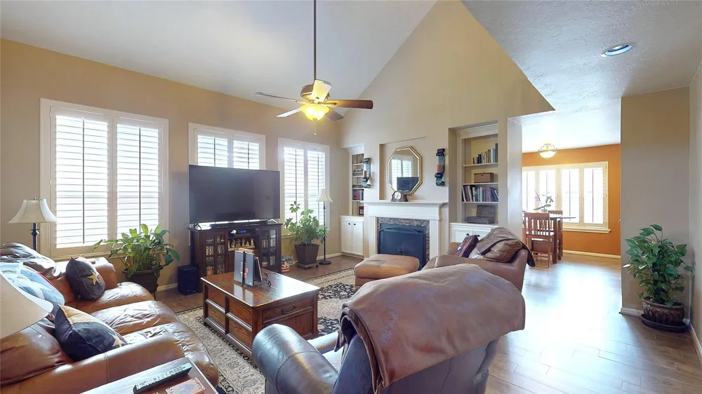 110 Cloudbridge Drive League City, TX 77573