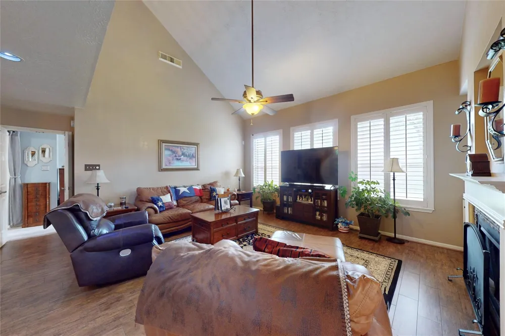 110 Cloudbridge Drive League City, TX 77573