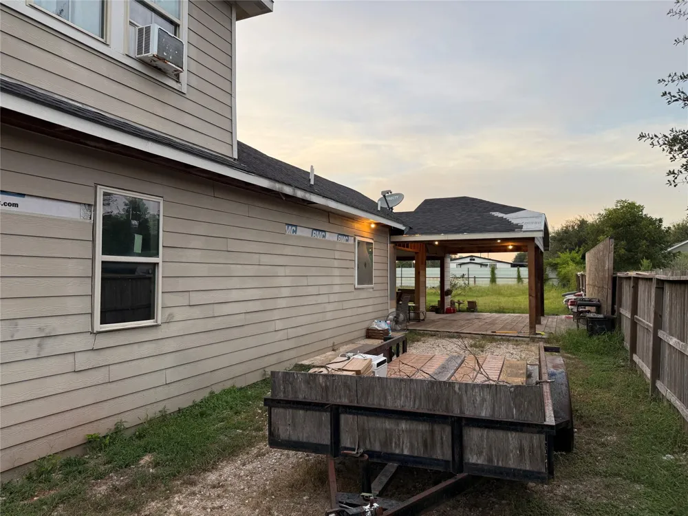 2307 County Road 3545 Cleveland, TX 77327