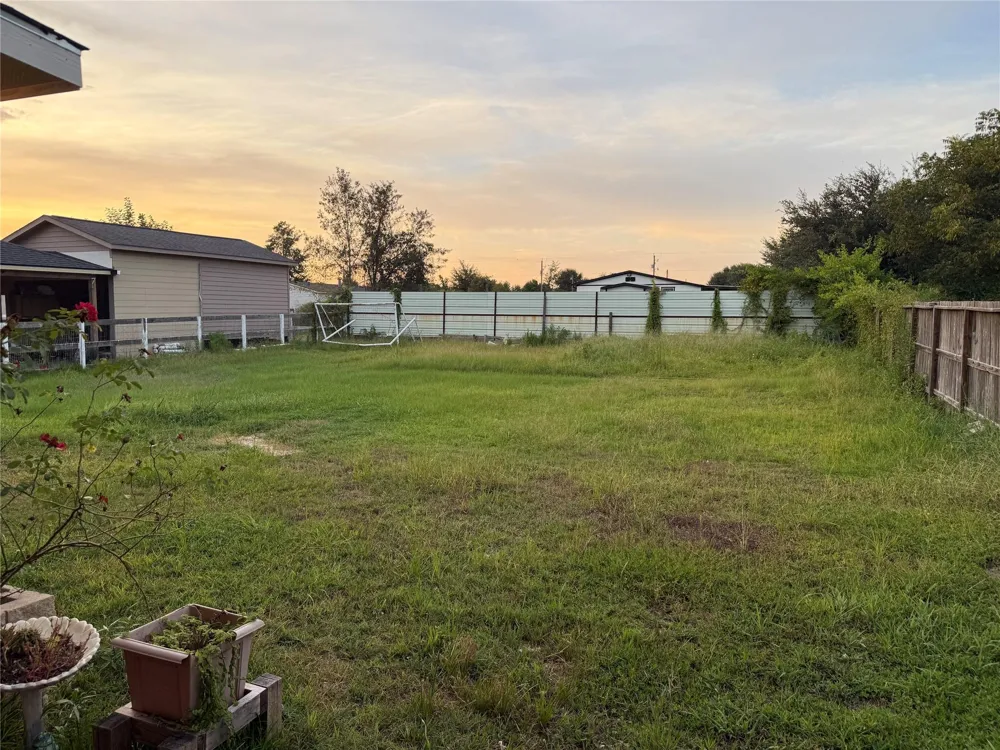 2307 County Road 3545 Cleveland, TX 77327