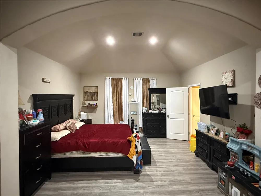 2307 County Road 3545 Cleveland, TX 77327