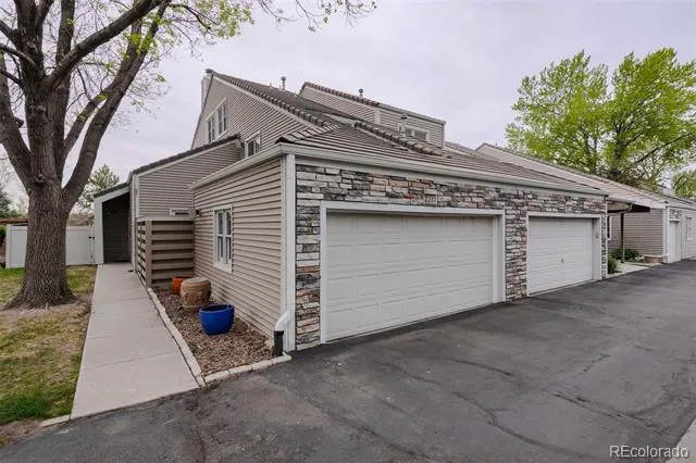 2267 S Yosemite Circle Denver, CO 80231